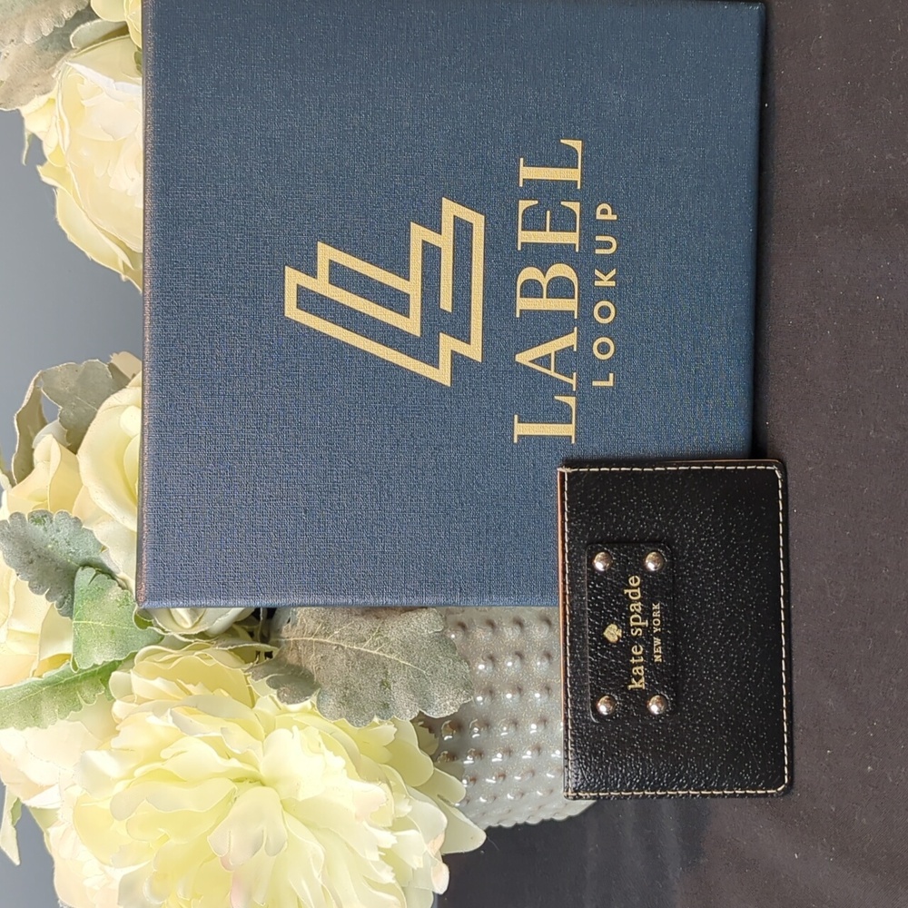 Kate Spade mini wallet